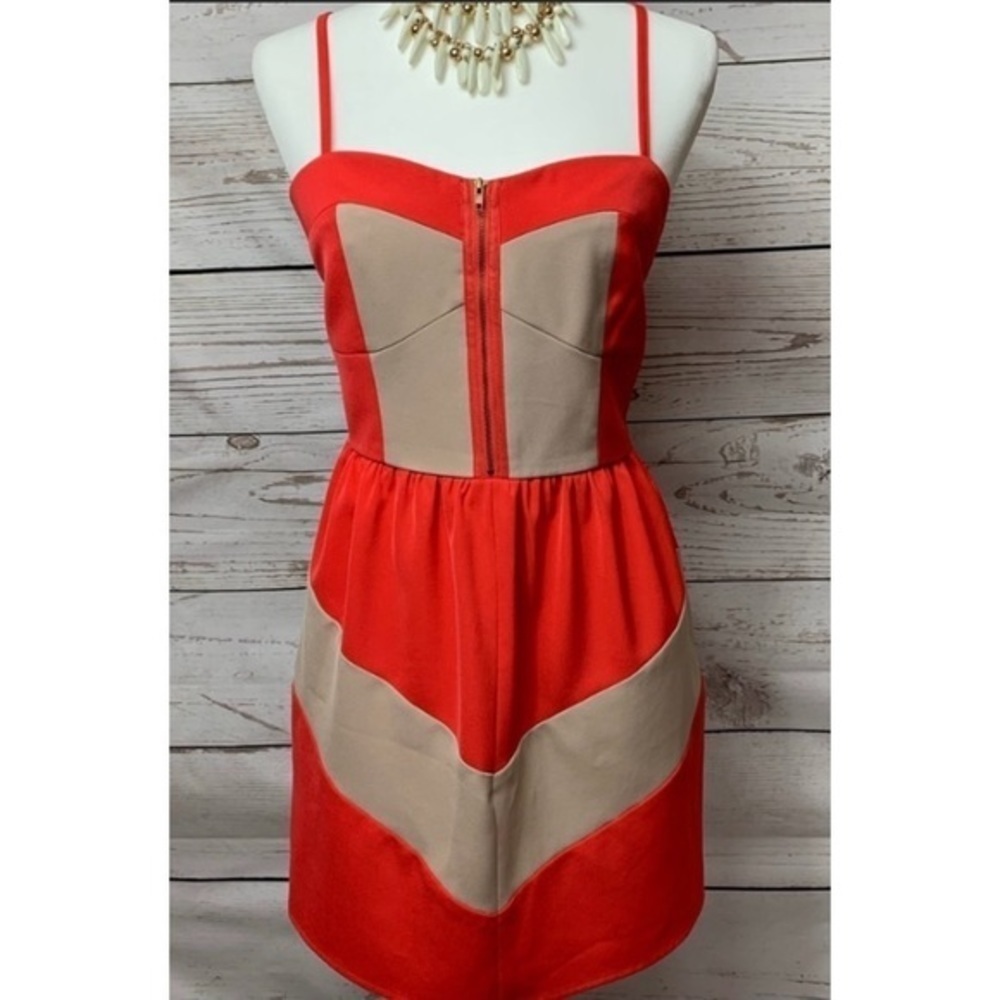 NWOT C. Luce Tan & Red Chevron Dress Medium